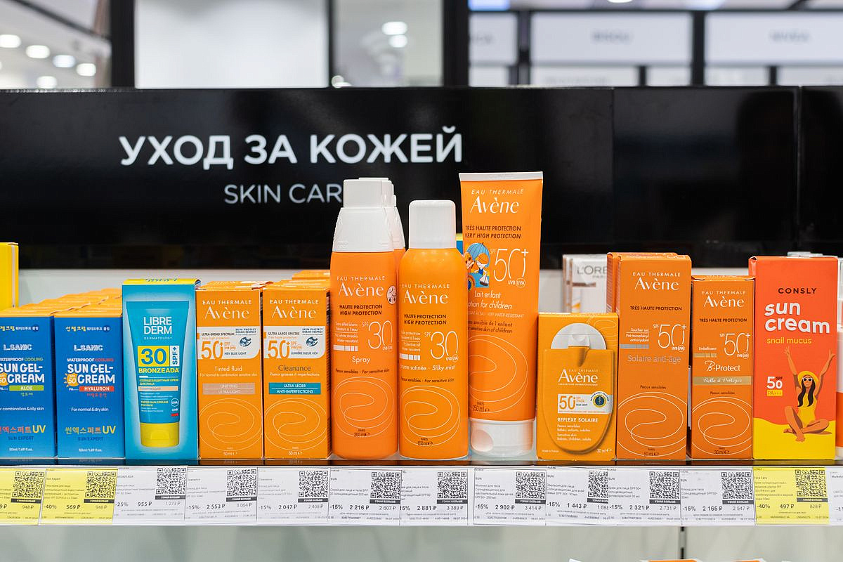 Солнцезащитные средства Avene в магазине «‎ЛЭТУАЛЬ». ТРЦ «Седьмое небо», 1-й этаж